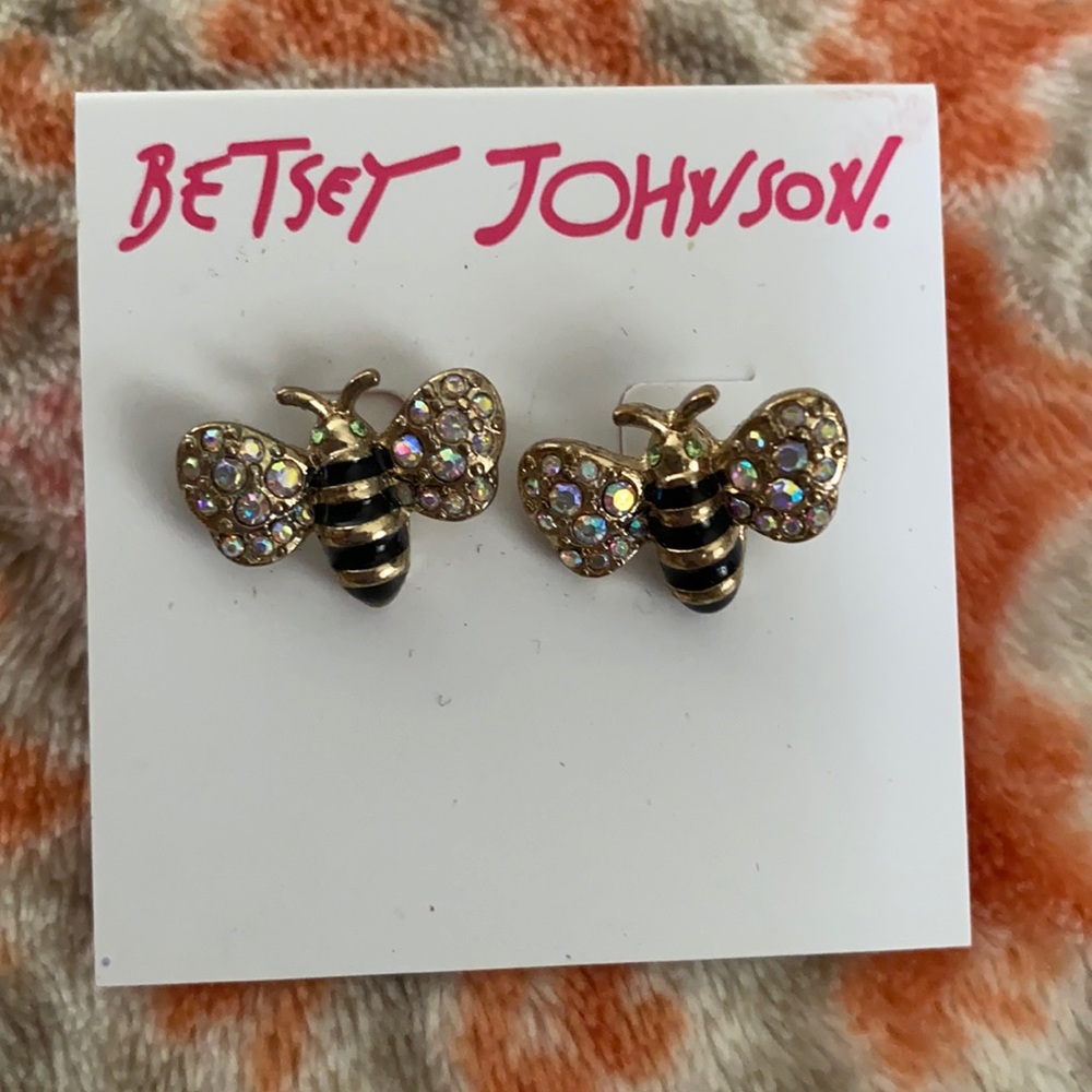 Betty Johnson bee 🐝 earrings